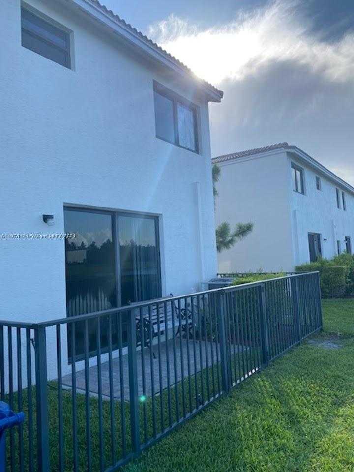 Small Image of 455 NORTH EAST 194TH TER, Miami Number 18