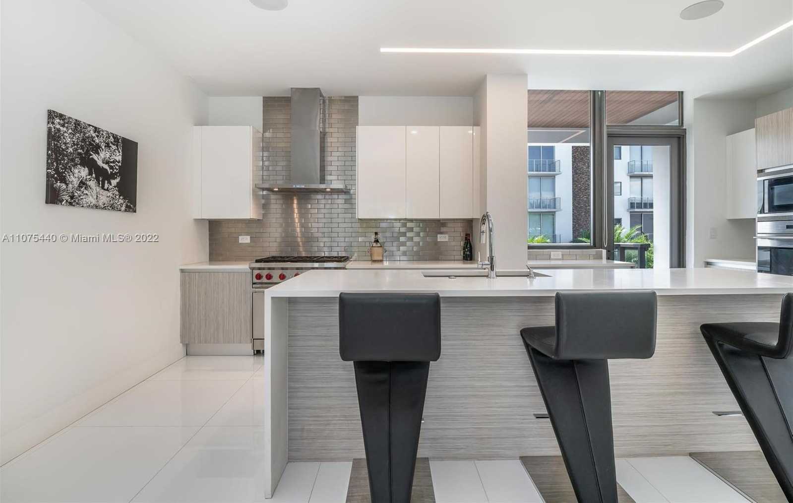 Small Image of 30 ISLE OF VENICE DR #303, Fort Lauderdale Number 3