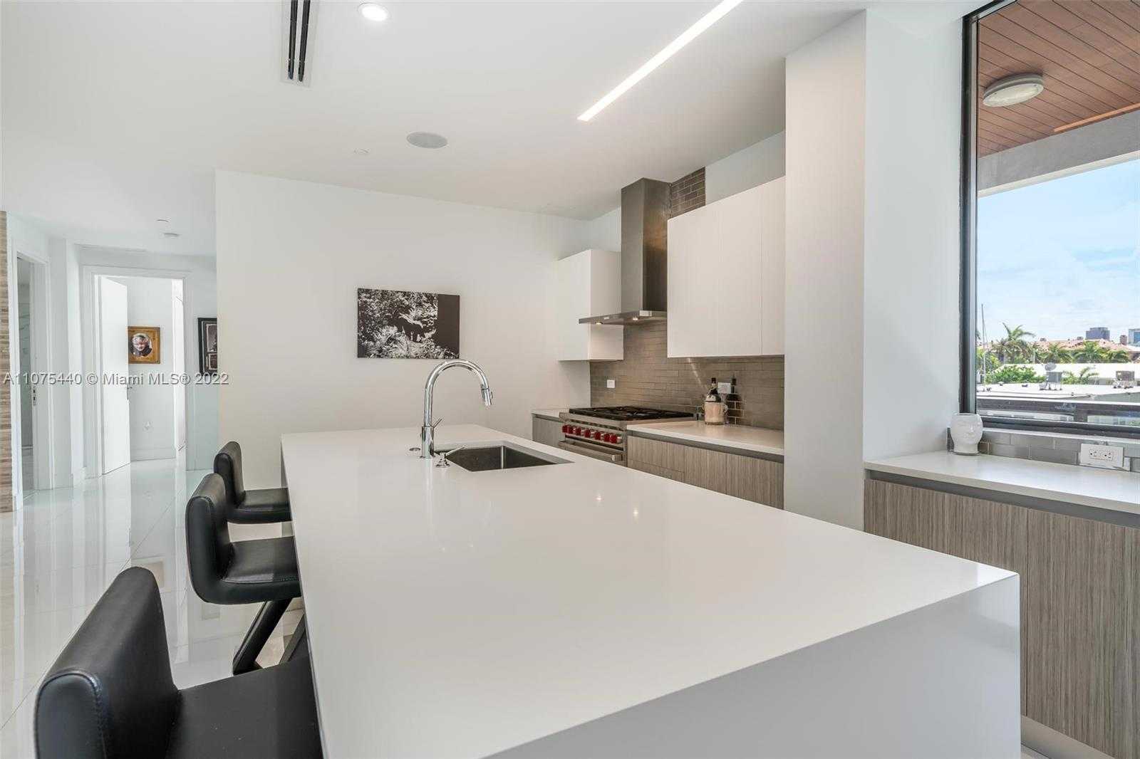 Small Image of 30 ISLE OF VENICE DR #303, Fort Lauderdale Number 4