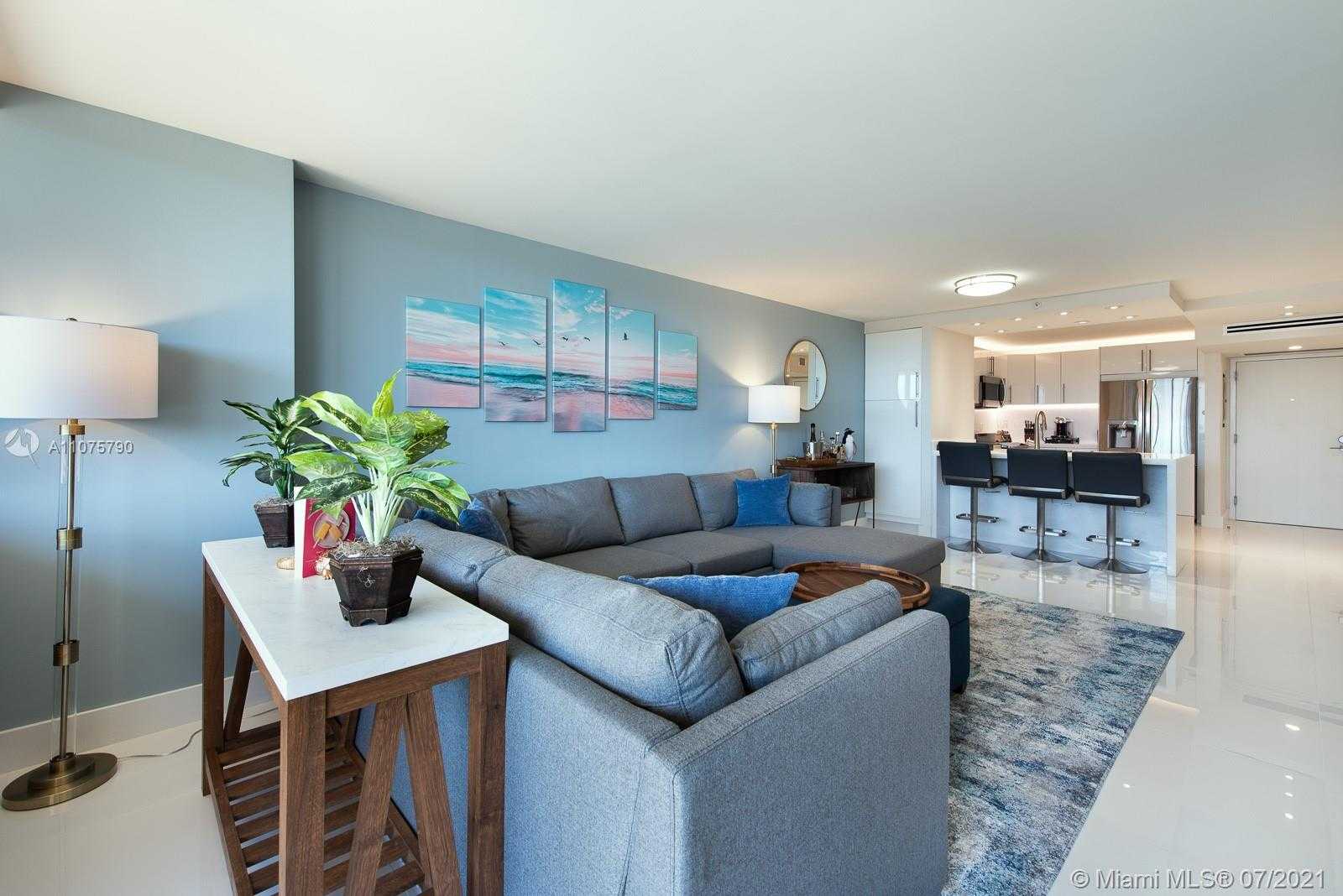 Small Image of 2555 COLLINS AVE #604, Miami Beach Number 10