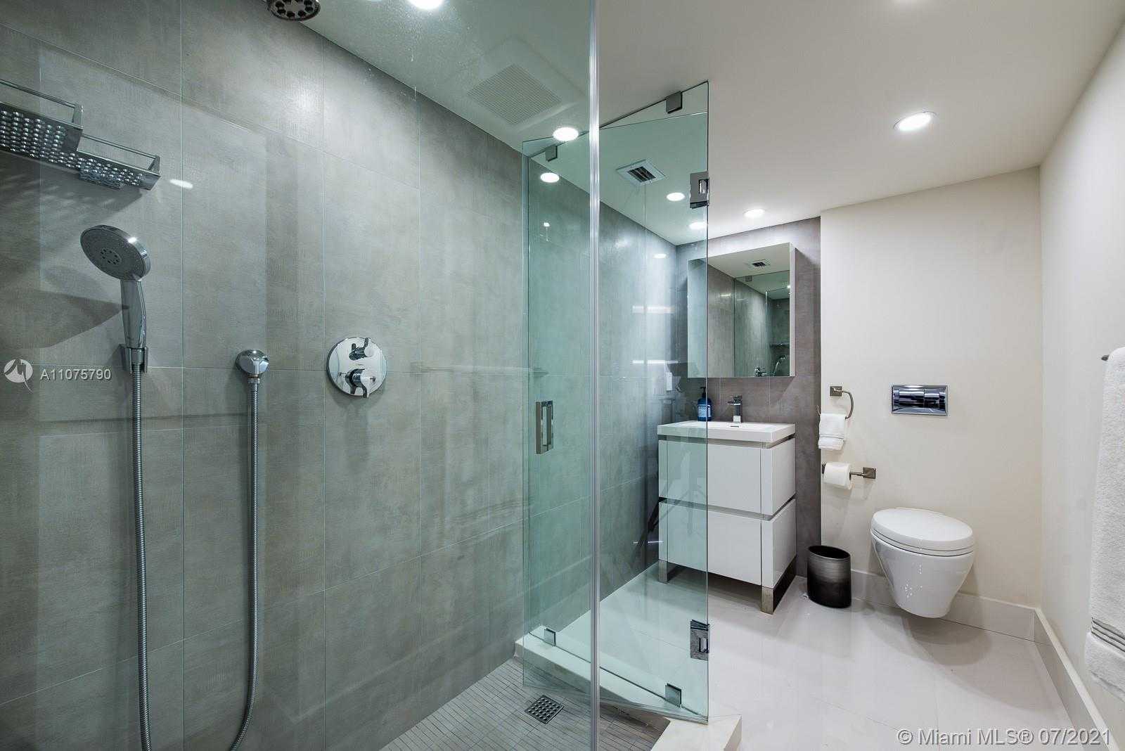 Small Image of 2555 COLLINS AVE #604, Miami Beach Number 13