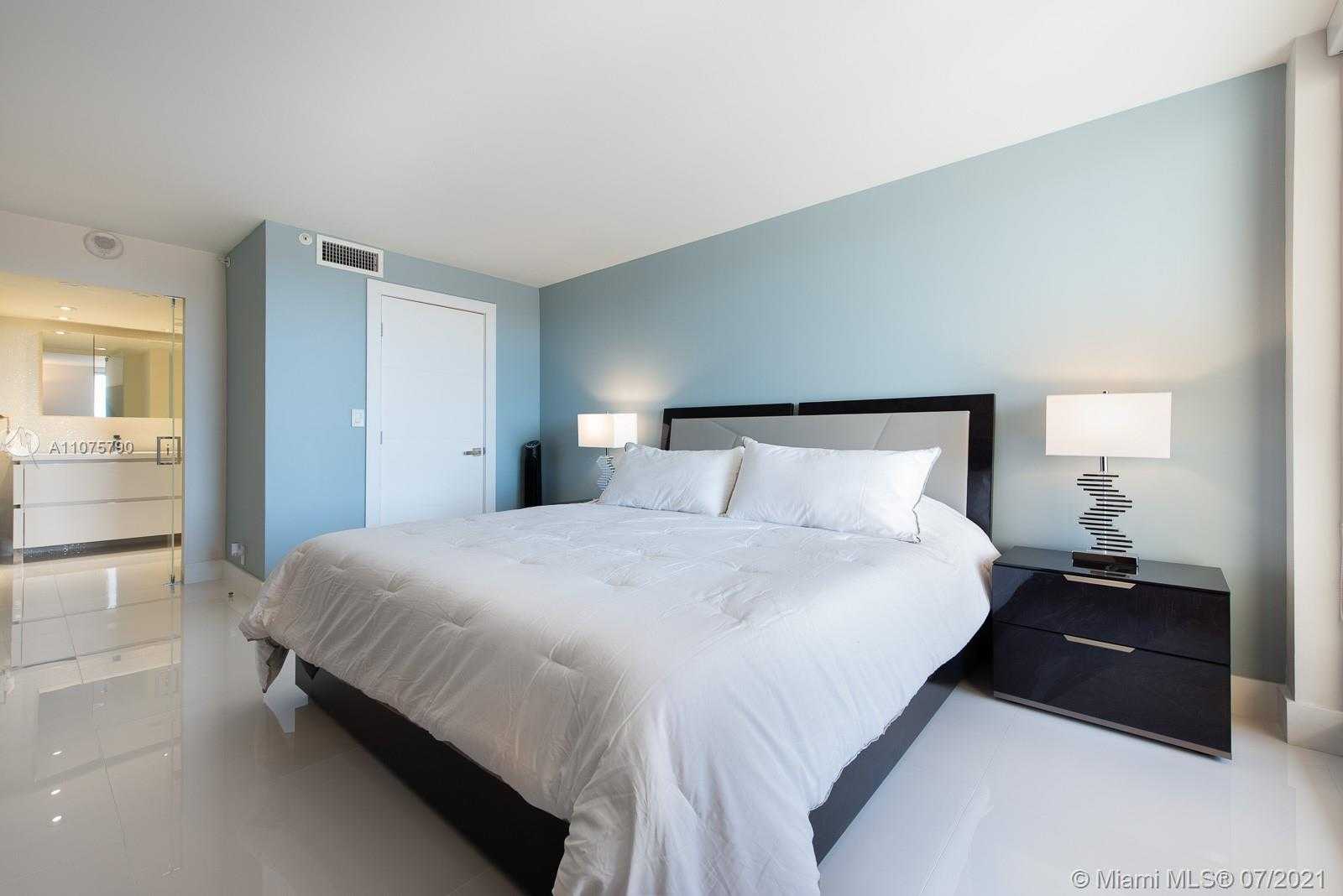 Small Image of 2555 COLLINS AVE #604, Miami Beach Number 15