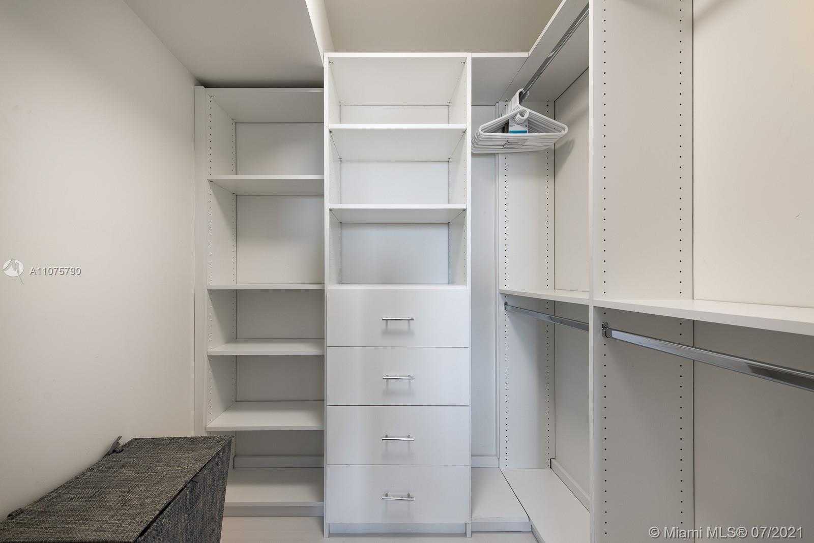 Small Image of 2555 COLLINS AVE #604, Miami Beach Number 17