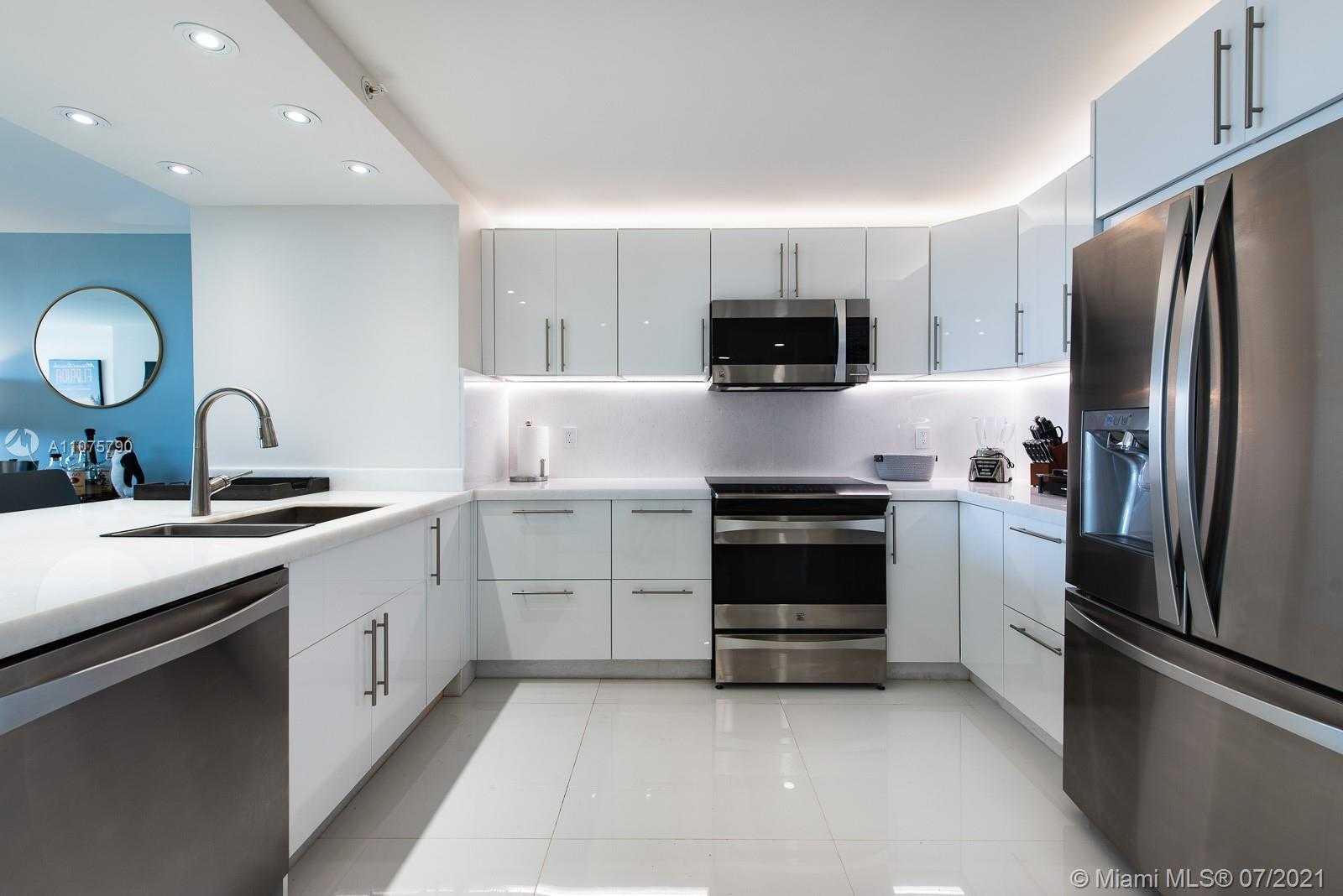 Small Image of 2555 COLLINS AVE #604, Miami Beach Number 4