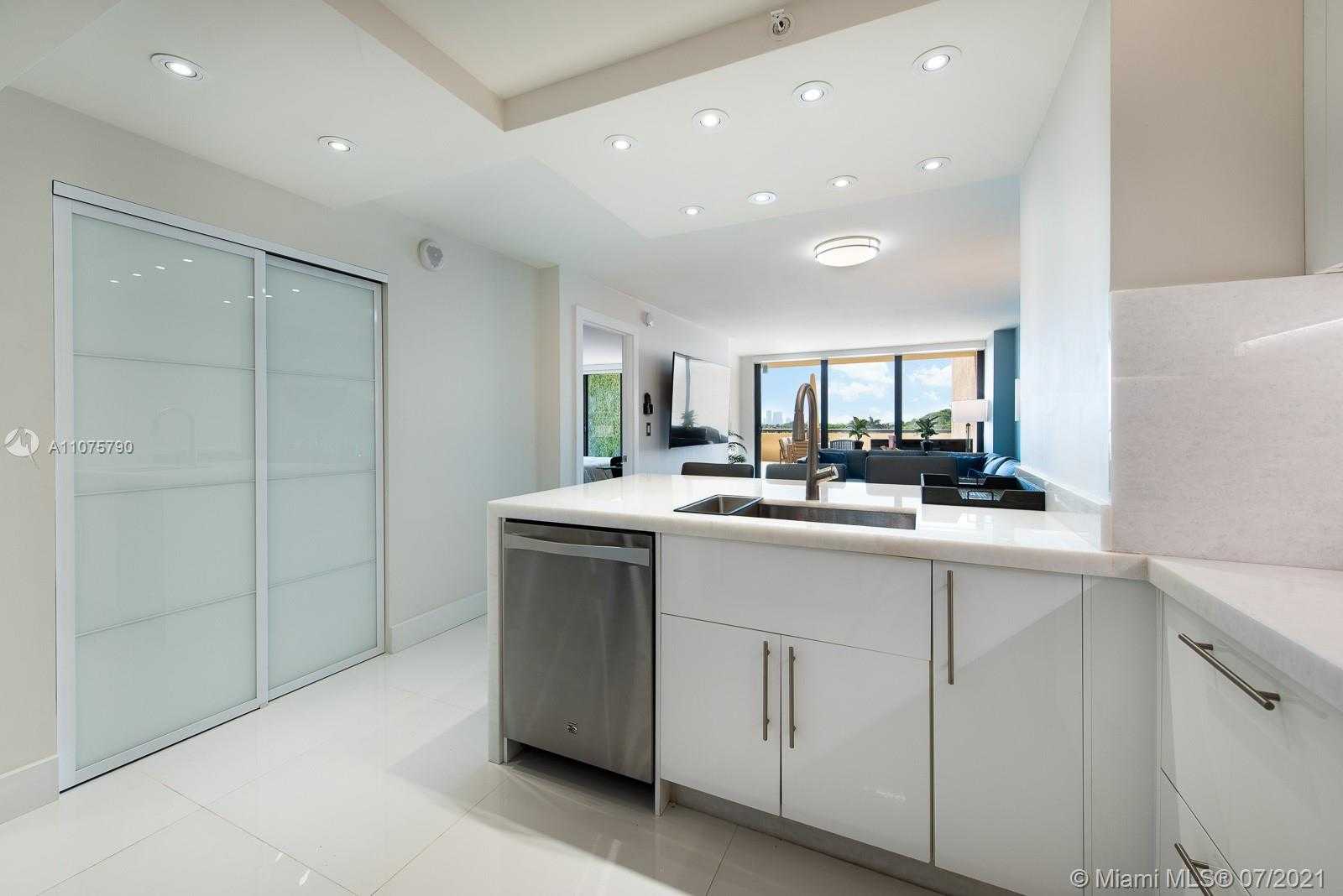 Small Image of 2555 COLLINS AVE #604, Miami Beach Number 5