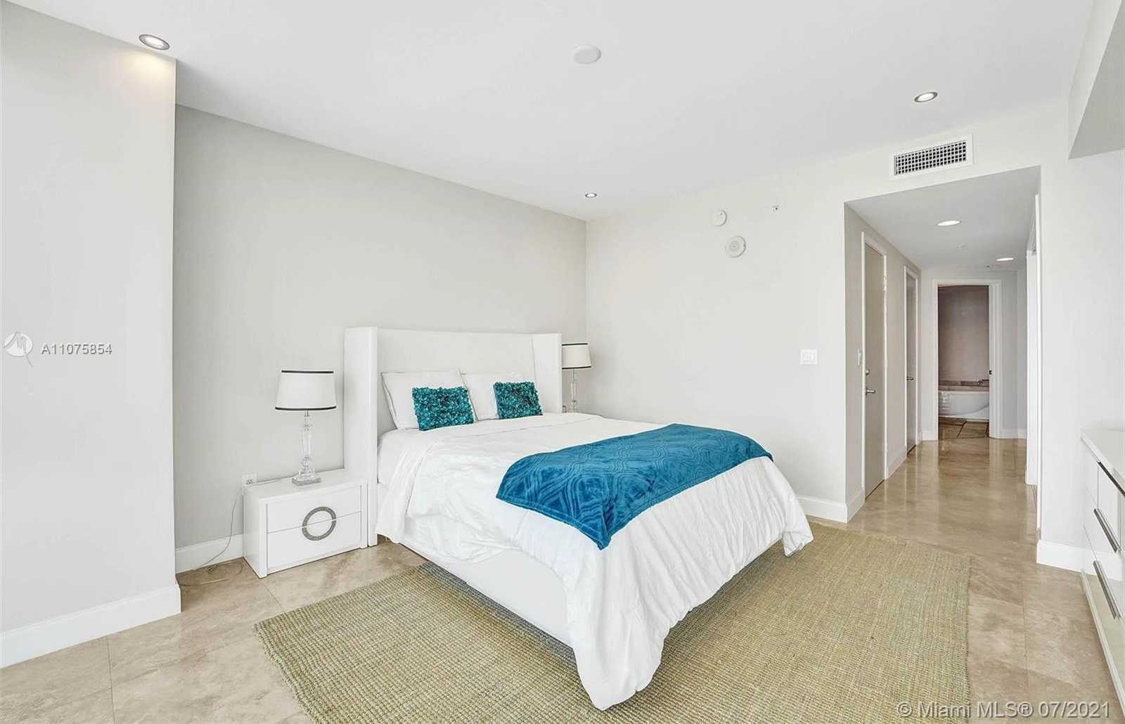 Small Image of 18201 COLLINS AVE #5202, Sunny Isles Beach Number 33
