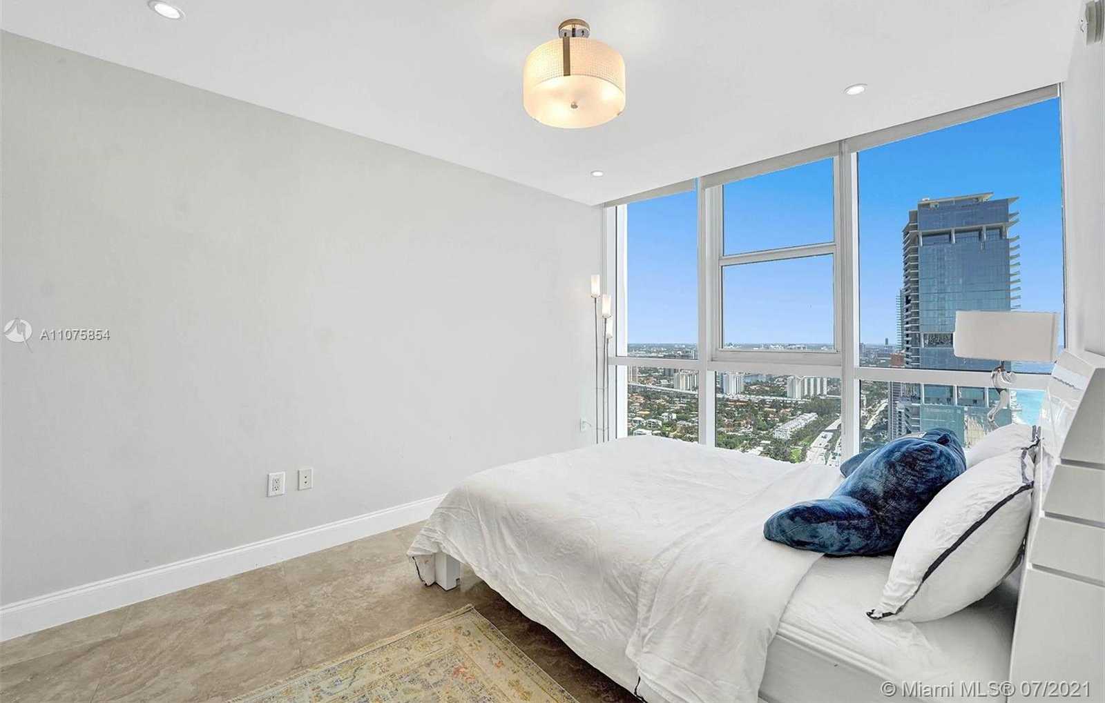 Small Image of 18201 COLLINS AVE #5202, Sunny Isles Beach Number 40