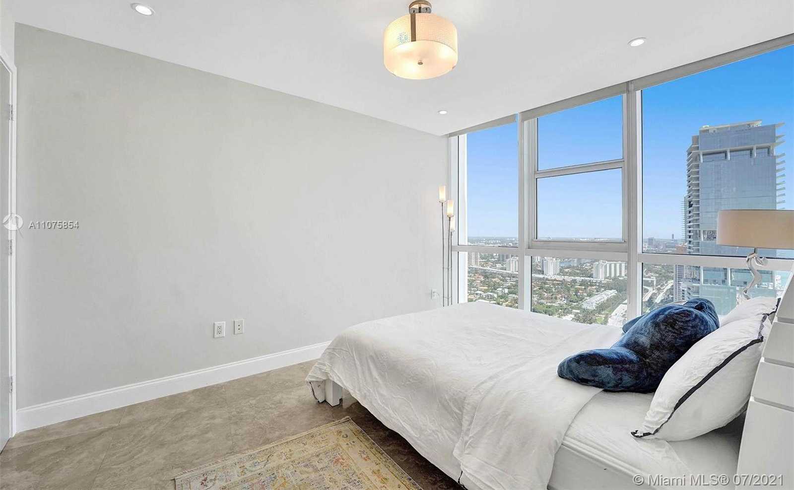Small Image of 18201 COLLINS AVE #5202, Sunny Isles Beach Number 43