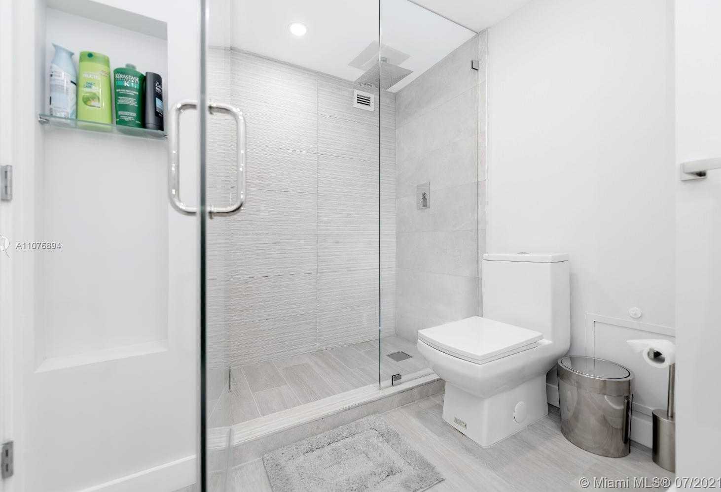 Small Image of 2301 COLLINS AVE #1534, Miami Beach Number 14