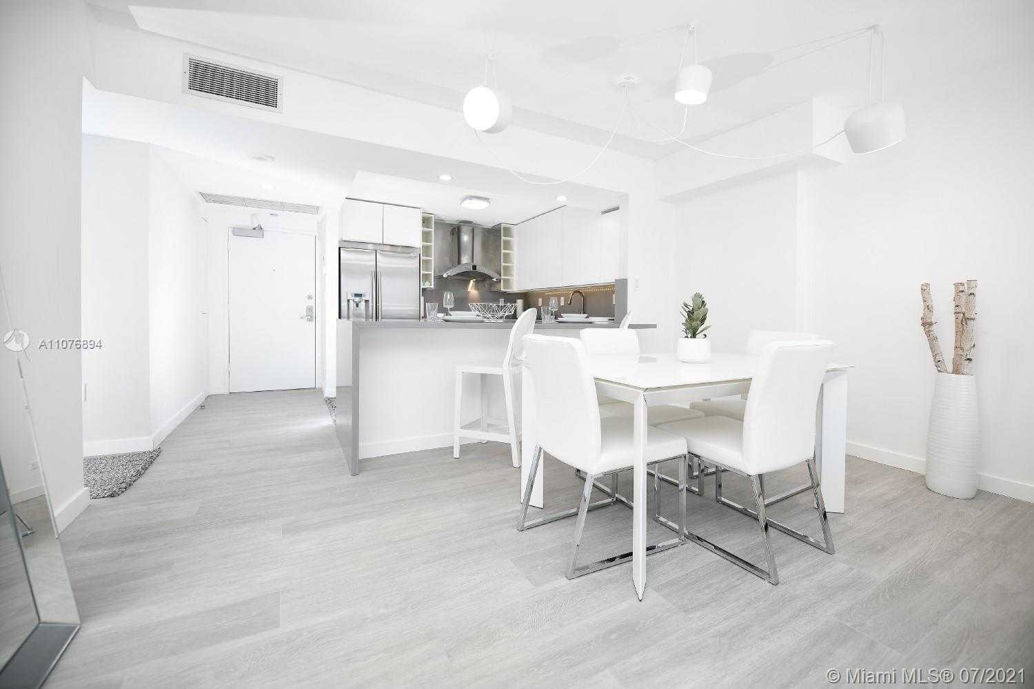 Small Image of 2301 COLLINS AVE #1534, Miami Beach Number 4