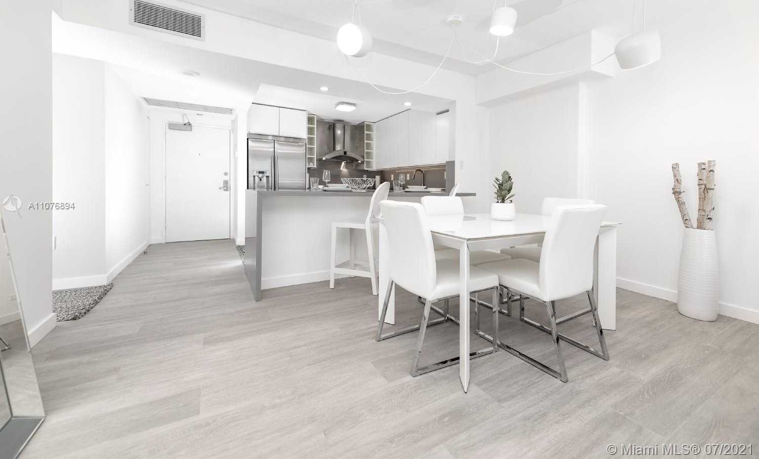 Small Image of 2301 COLLINS AVE #1534, Miami Beach Number 5