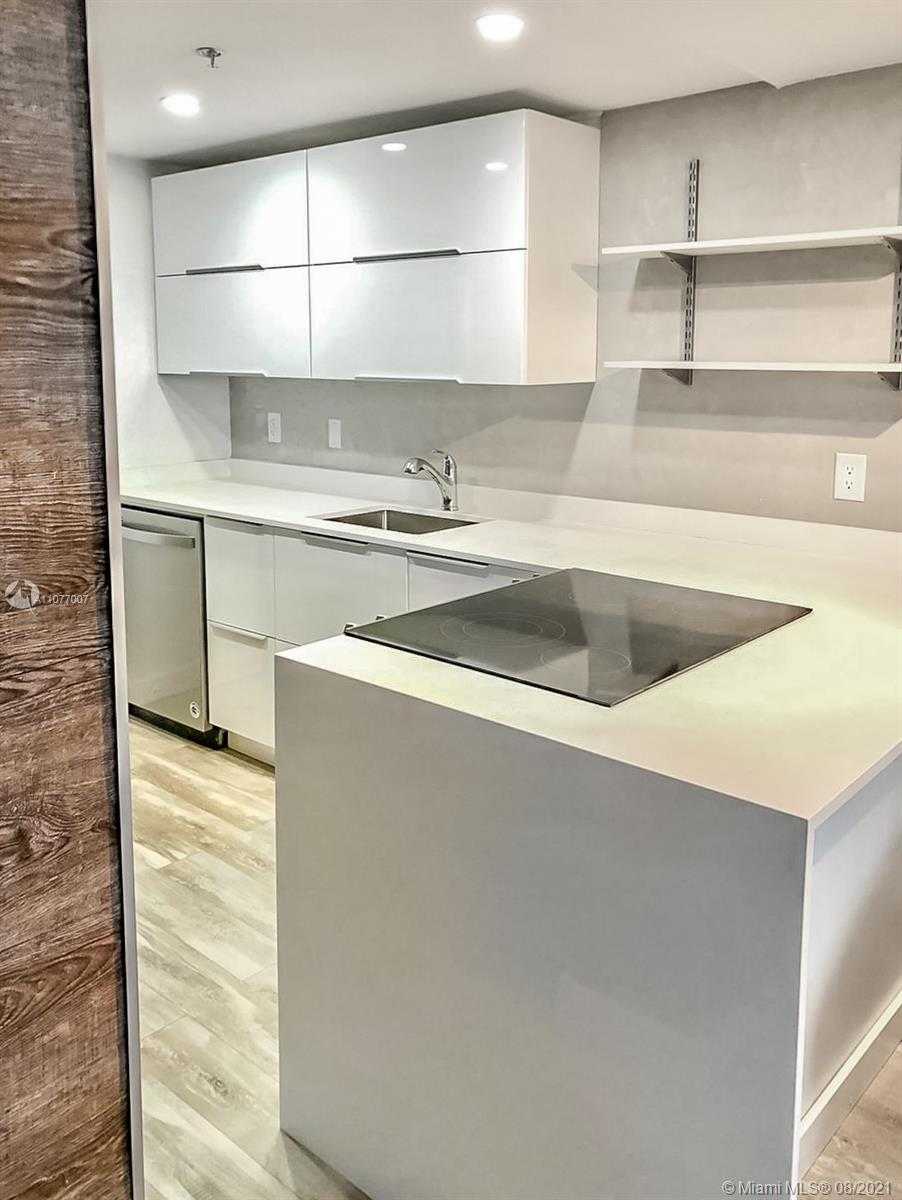 Small Image of 2829 INDIAN CREEK DR #505, Miami Beach Number 15