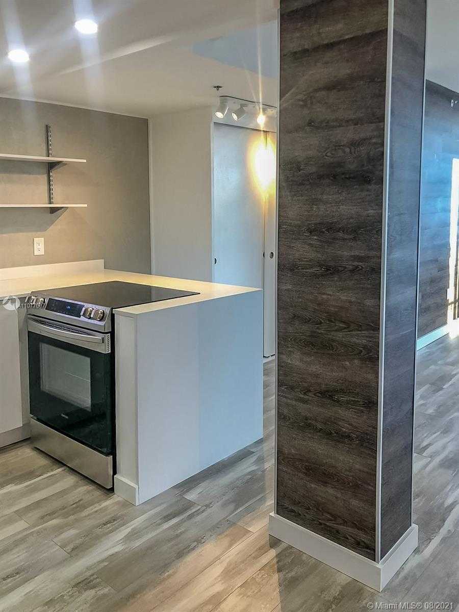 Small Image of 2829 INDIAN CREEK DR #505, Miami Beach Number 16