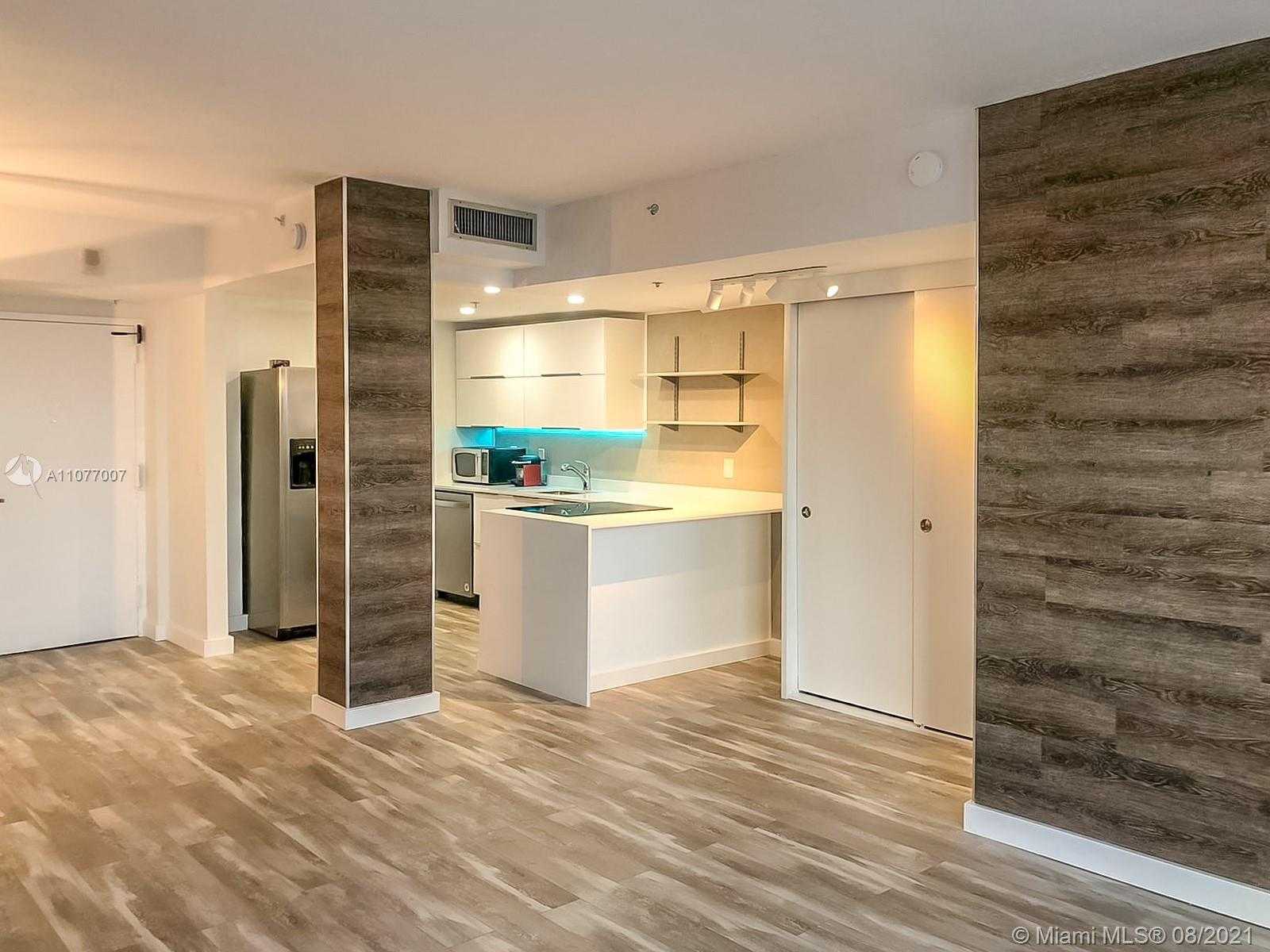 Small Image of 2829 INDIAN CREEK DR #505, Miami Beach Number 2