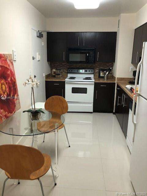 Small Image of 9195 Collins Ave, Surfside, FL 33154, USA Number 3