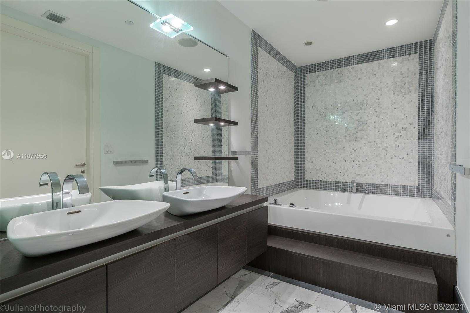 Small Image of 200 BISCAYNE BLVD WAY #5204, Miami Number 18