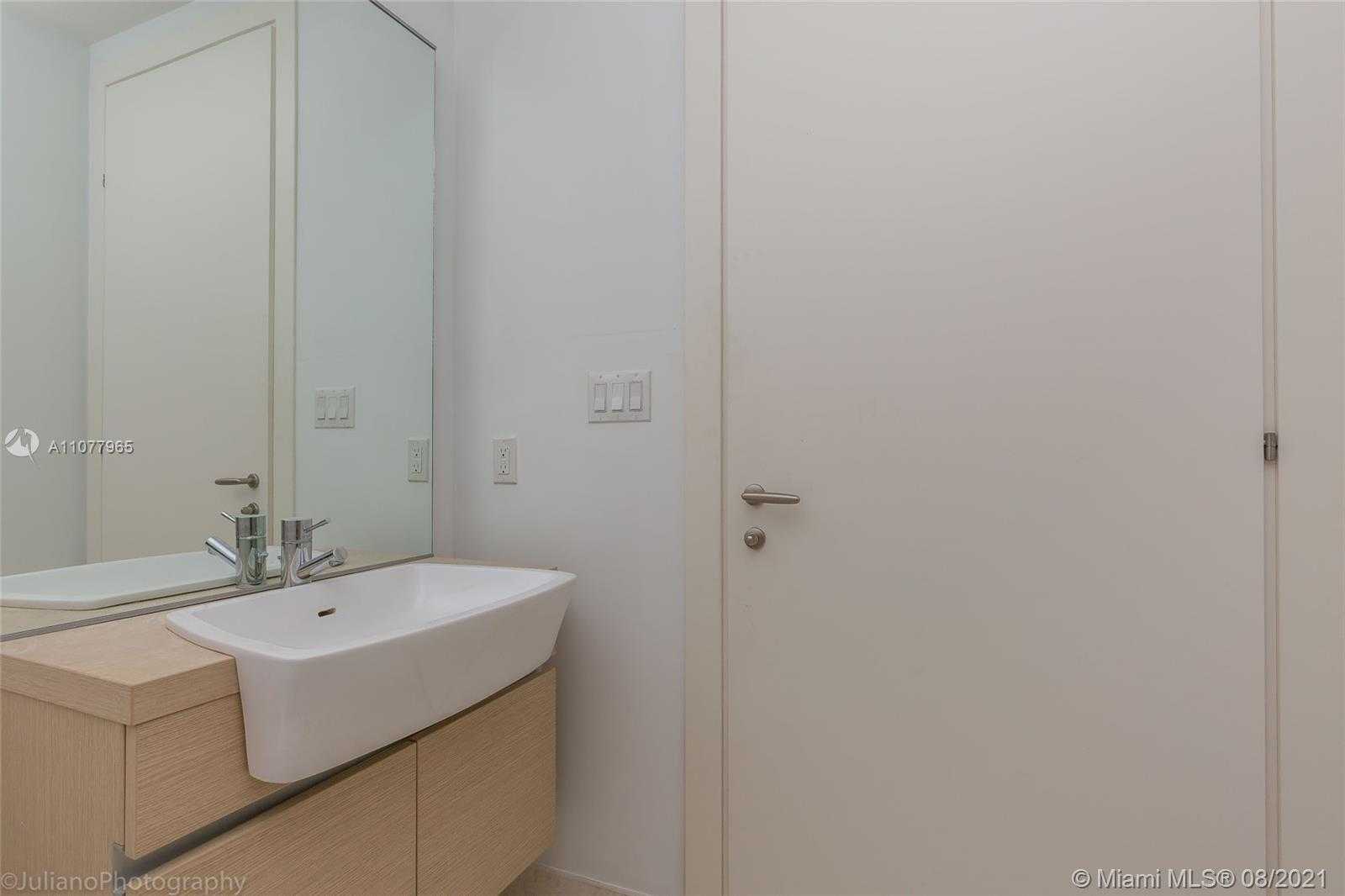 Small Image of 200 BISCAYNE BLVD WAY #5208, Miami Number 20
