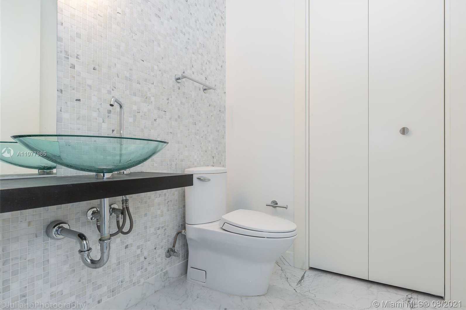 Small Image of 200 BISCAYNE BLVD WAY #5208, Miami Number 24