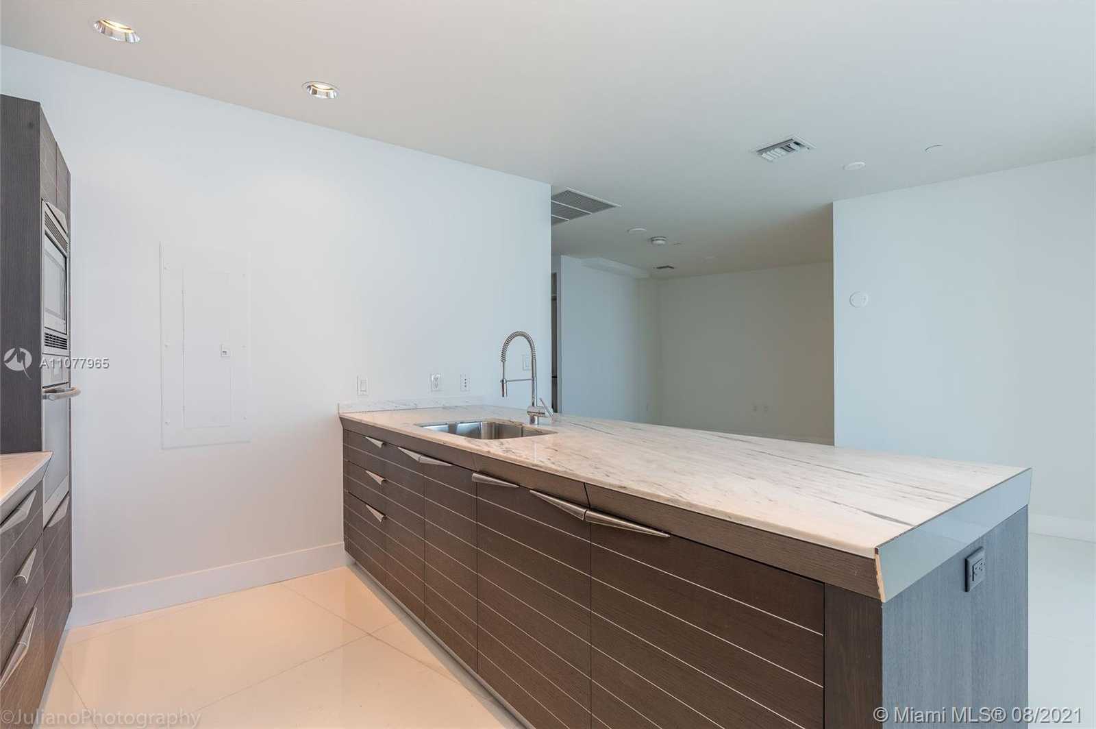 Small Image of 200 BISCAYNE BLVD WAY #5208, Miami Number 5