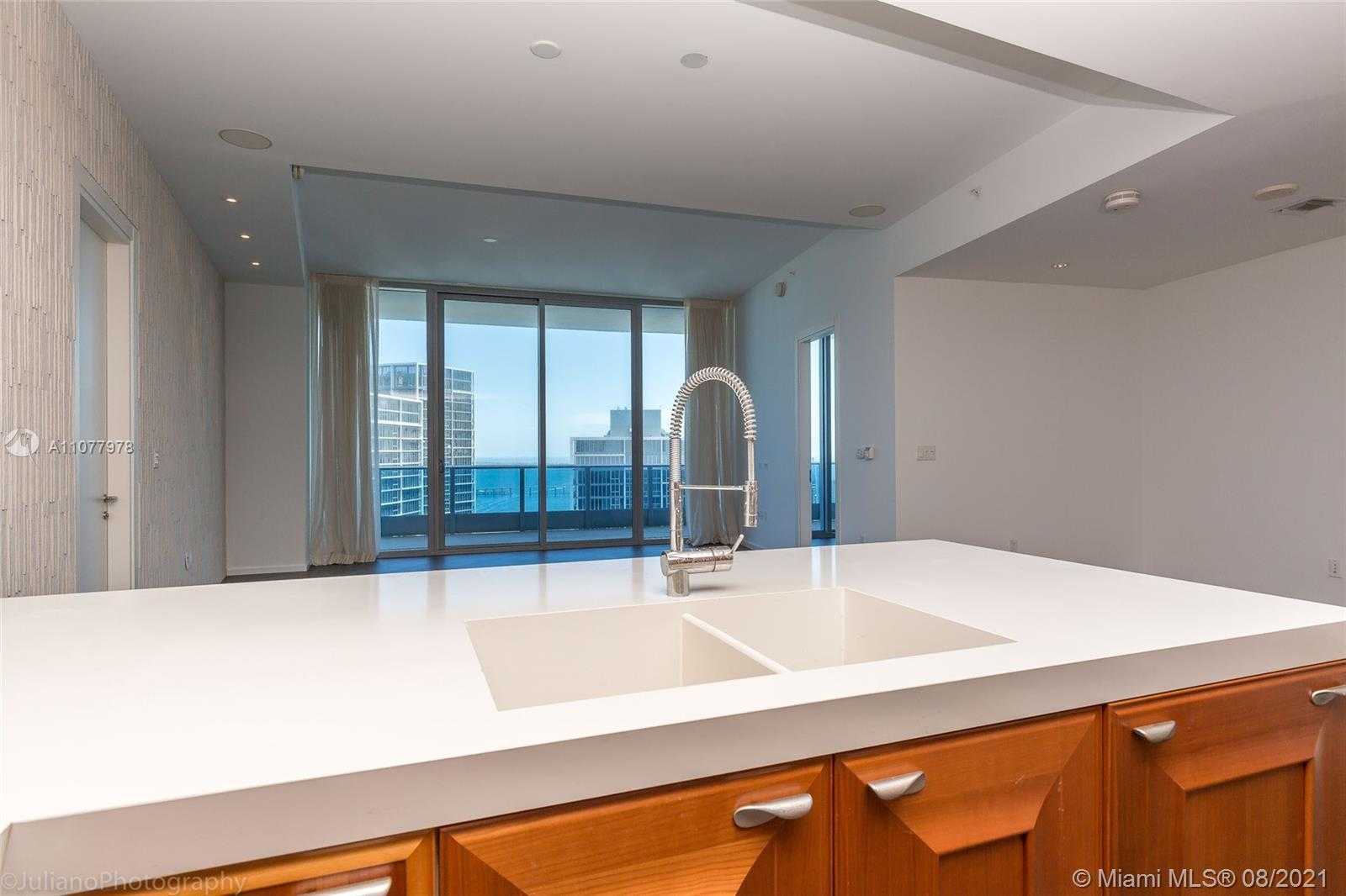 Small Image of 200 BISCAYNE BLVD WAY #5204/5208, Miami Number 9