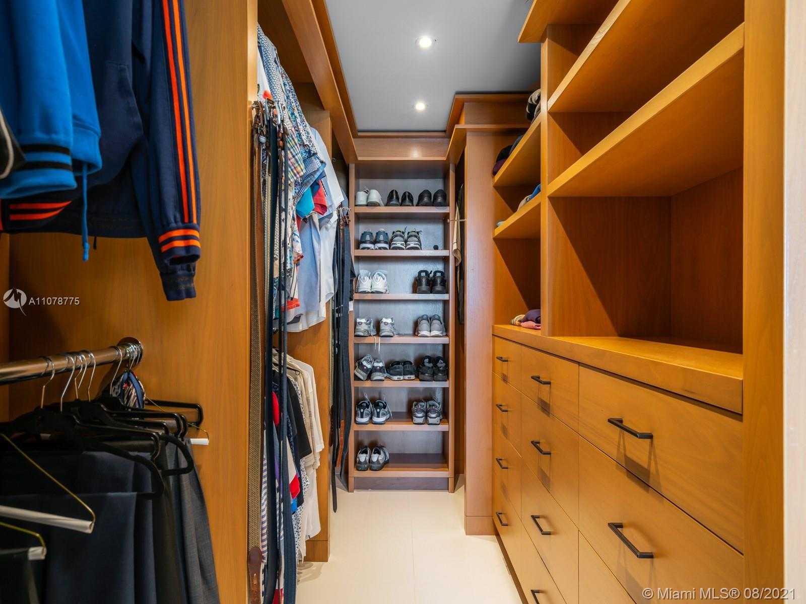 Small Image of 450 ALTON RD #1801-3, Miami Beach Number 17