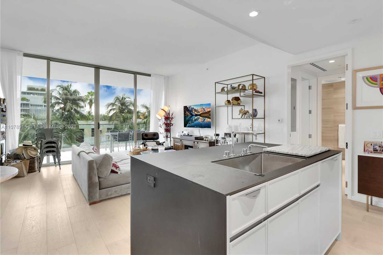 Small Image of 300 COLLINS AVE #3C, Miami Beach Number 10