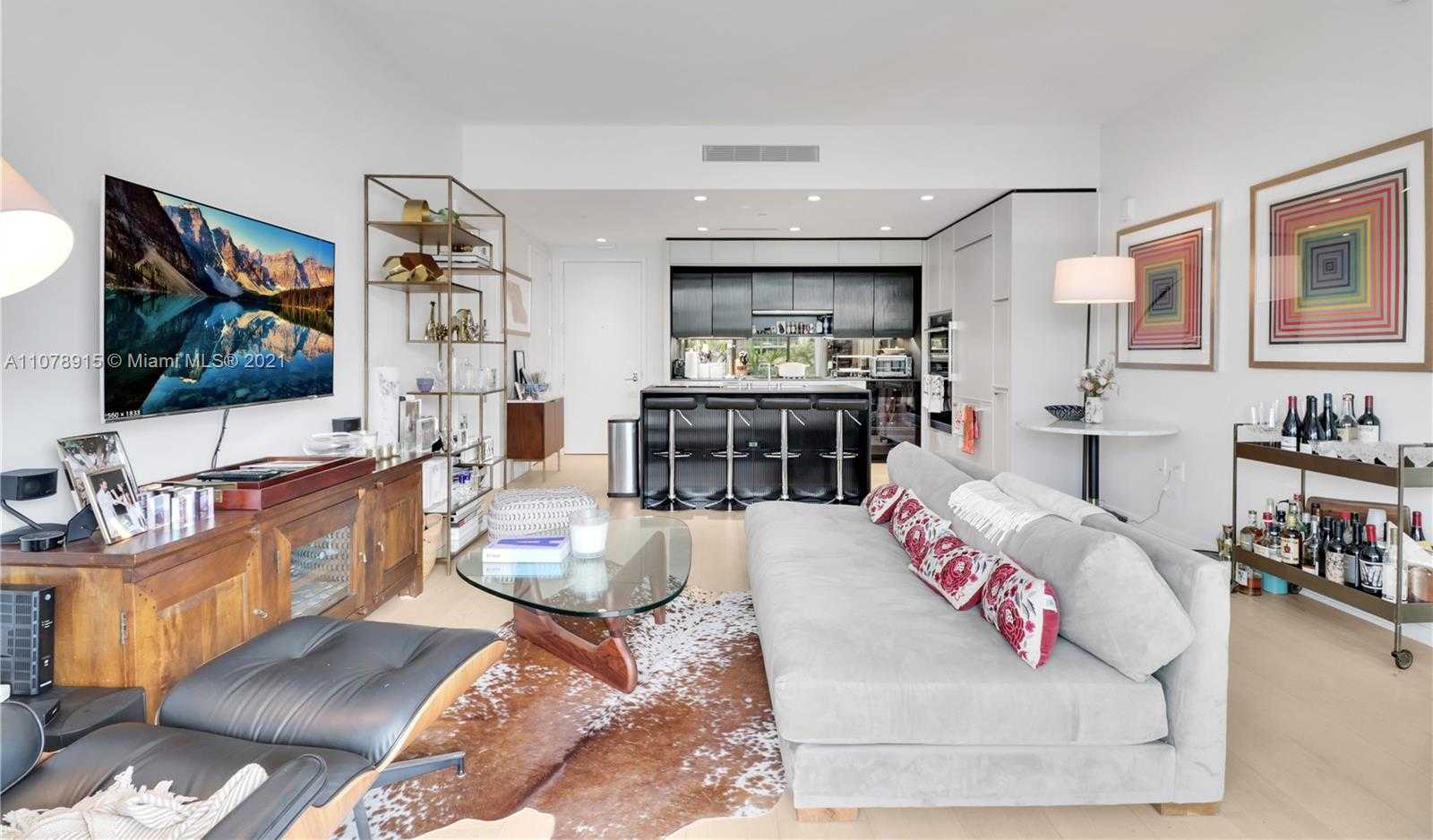Small Image of 300 COLLINS AVE #3C, Miami Beach Number 11