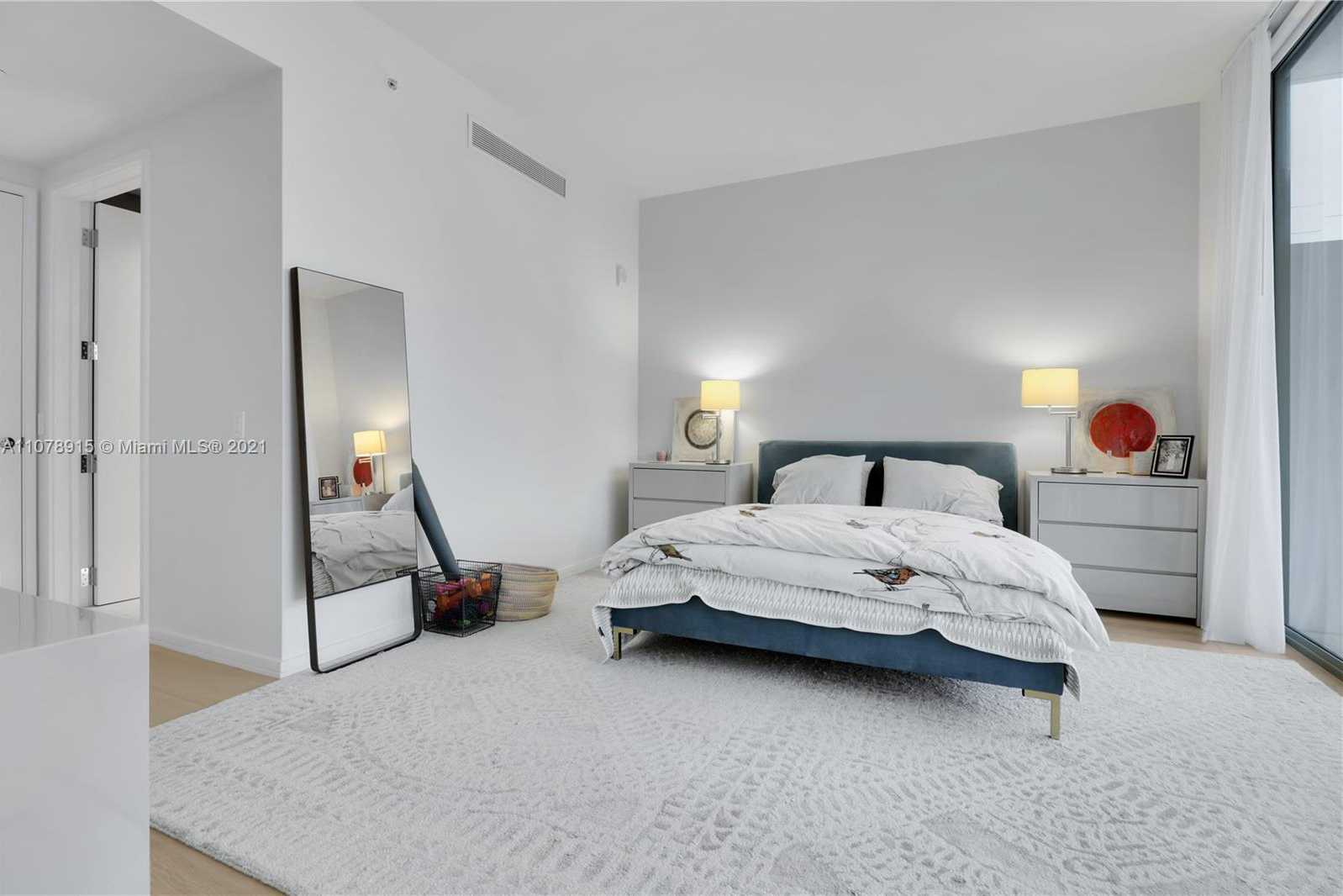 Small Image of 300 COLLINS AVE #3C, Miami Beach Number 2