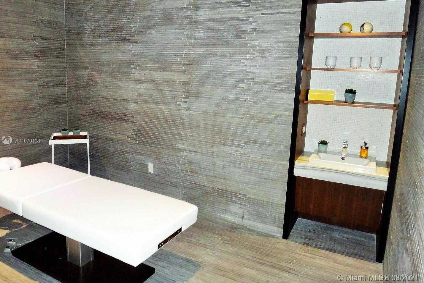 Small Image of 55 SOUTH WEST 9 ST #3909, Miami Number 25