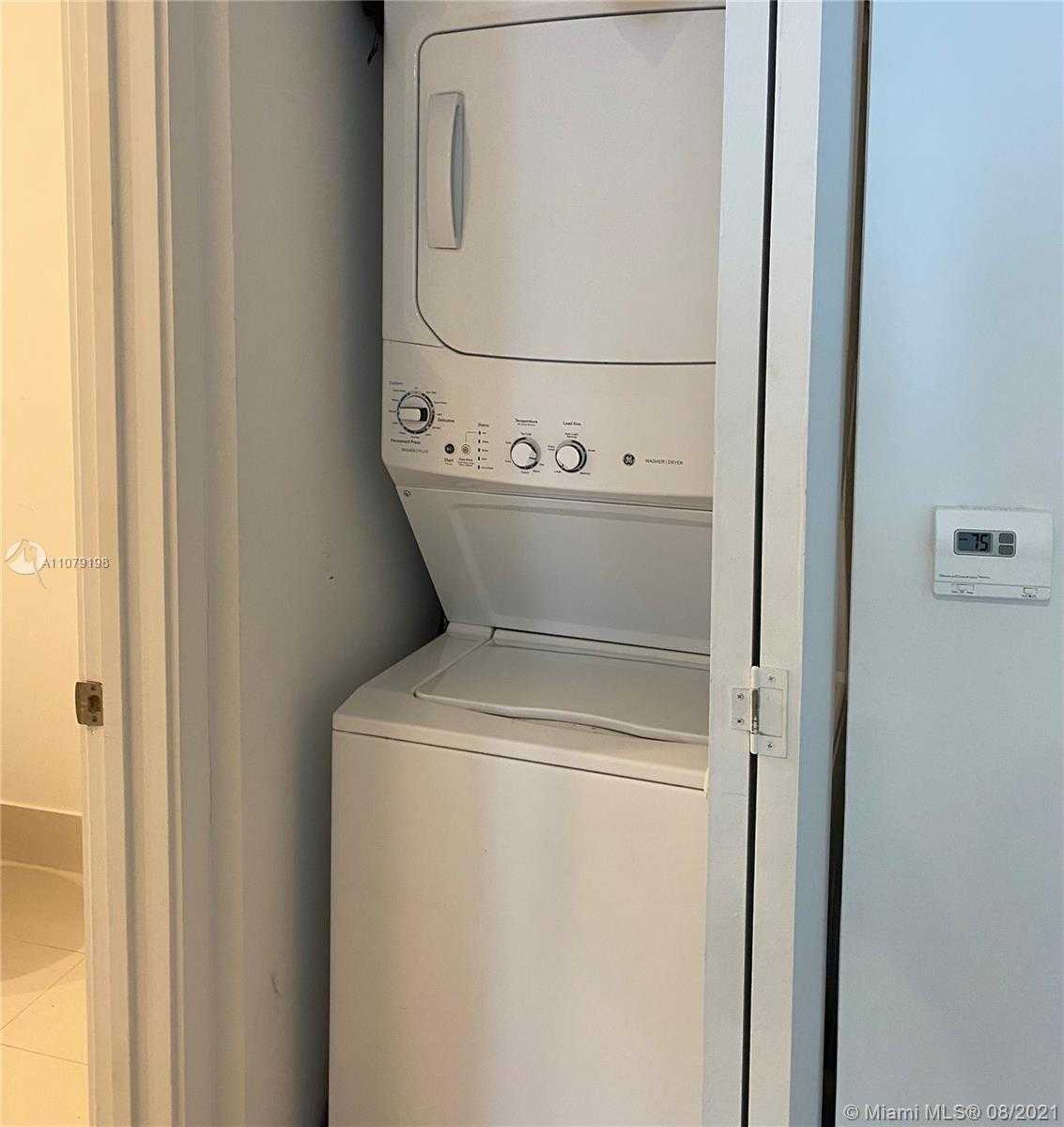 Small Image of 55 SOUTH WEST 9 ST #3909, Miami Number 6