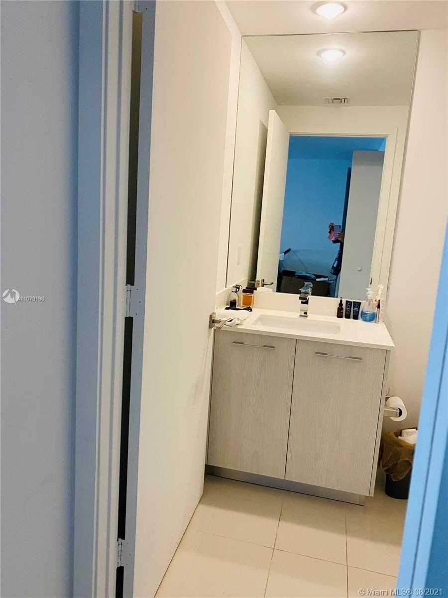 Small Image of 55 SOUTH WEST 9 ST #3909, Miami Number 7