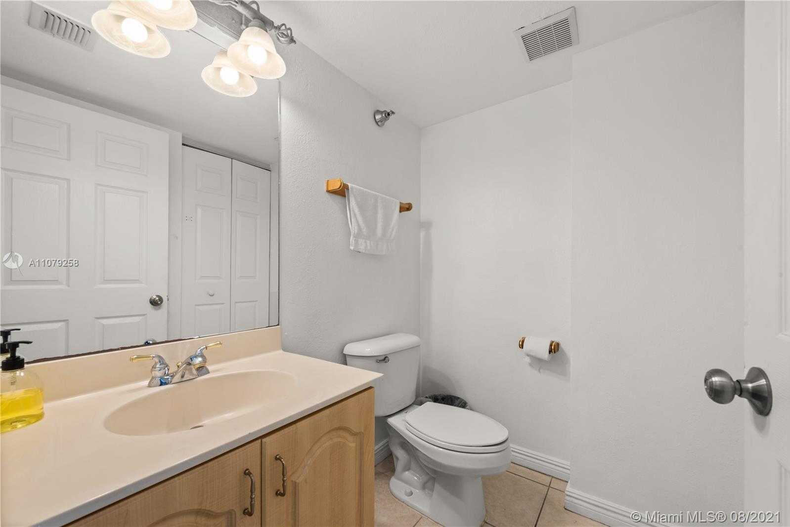 Small Image of 5445 COLLINS AVE #BAY9, Miami Beach Number 7