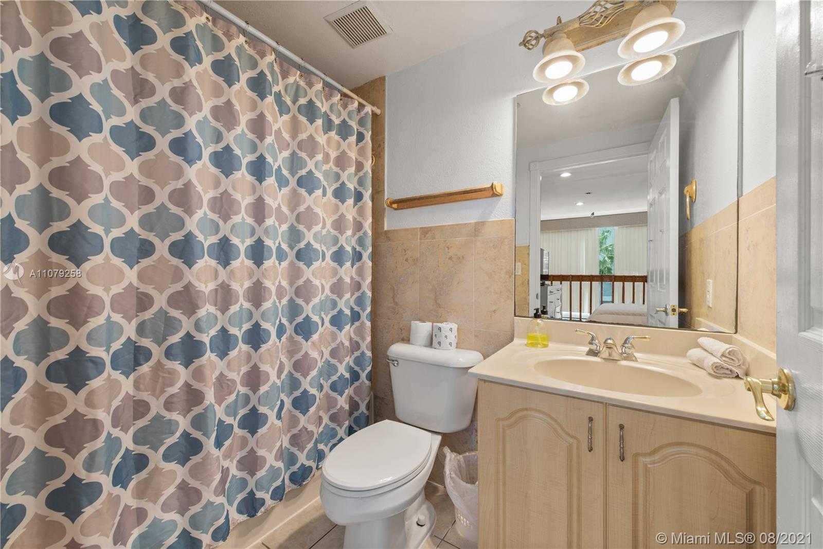 Small Image of 5445 COLLINS AVE #BAY9, Miami Beach Number 8