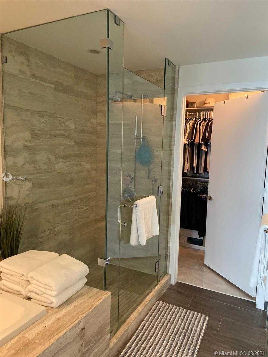 Small Image of 2900 NORTH EAST 7TH #908, Miami Number 3
