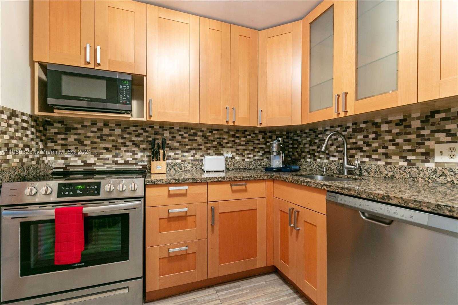 Small Image of 2101 SOUTH OCEAN DR #806, Hollywood Number 9