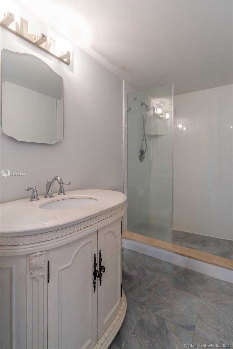 Small Image of 2101 SOUTH OCEAN DR #1902, Hollywood Number 12