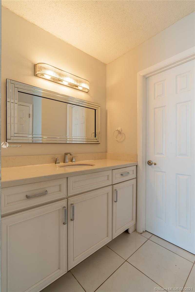 Small Image of 2101 SOUTH OCEAN DR #1902, Hollywood Number 14