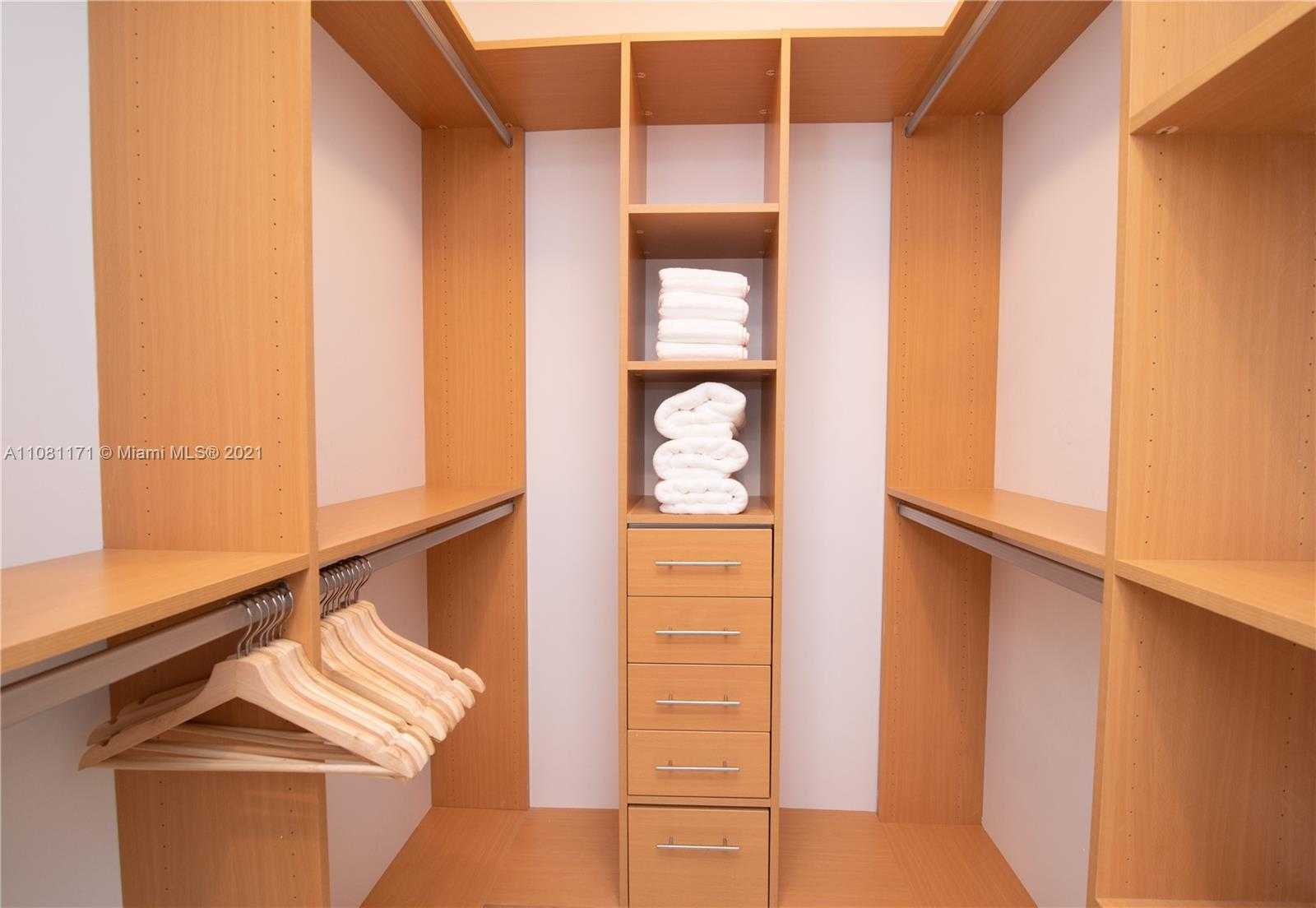 Small Image of 15901 COLLINS AVE #1402, Sunny Isles Beach Number 16