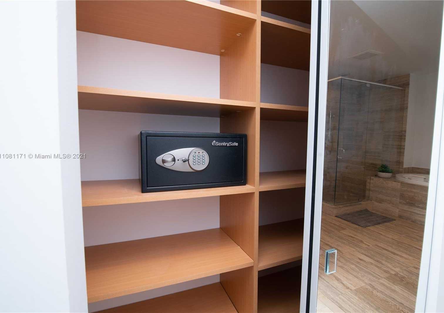 Small Image of 15901 COLLINS AVE #1402, Sunny Isles Beach Number 17