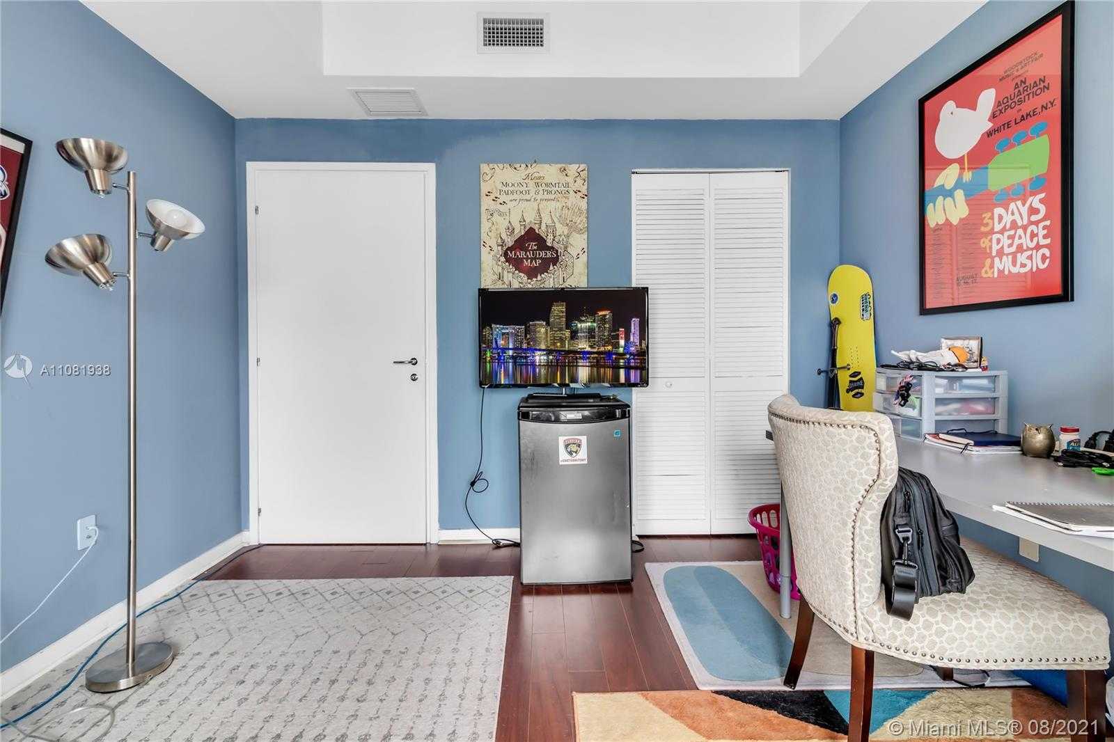 Small Image of 300 SOUTH BISCAYNE BLVD #T-2614, Miami Number 15