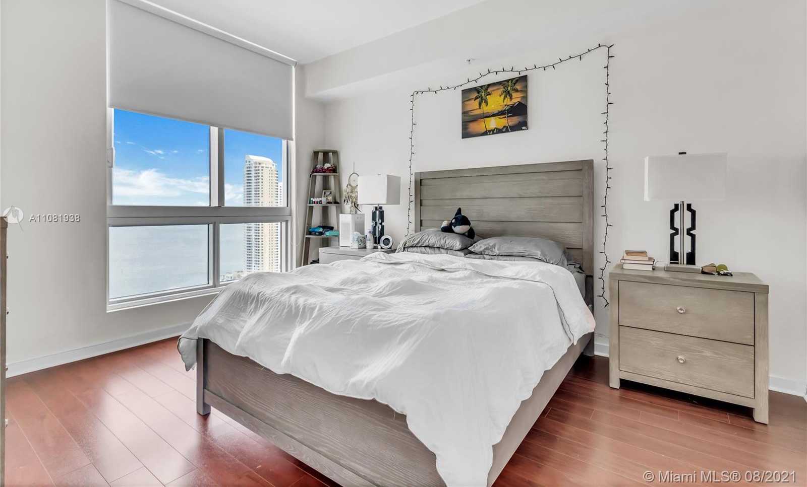 Small Image of 300 SOUTH BISCAYNE BLVD #T-2614, Miami Number 22