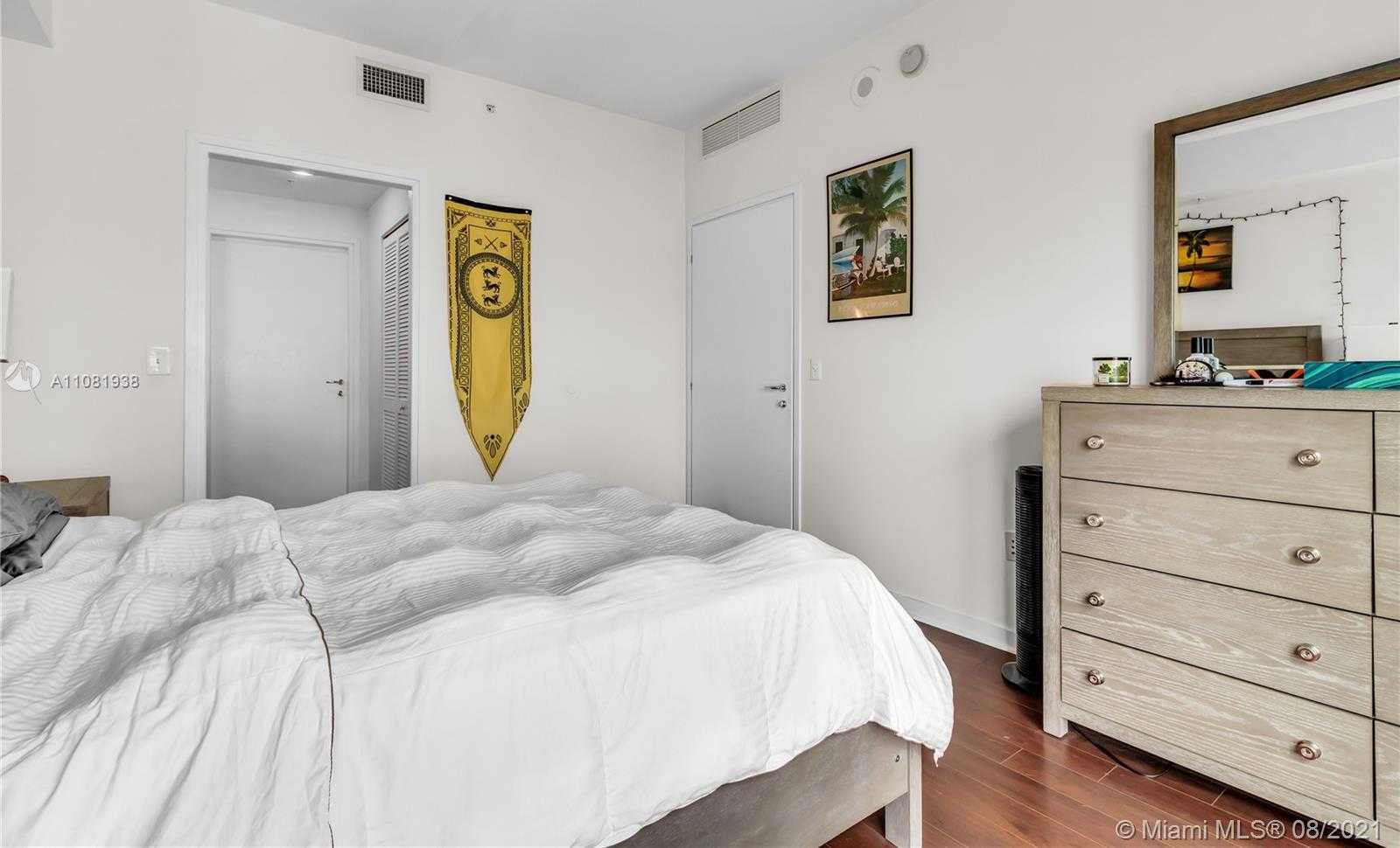 Small Image of 300 SOUTH BISCAYNE BLVD #T-2614, Miami Number 23