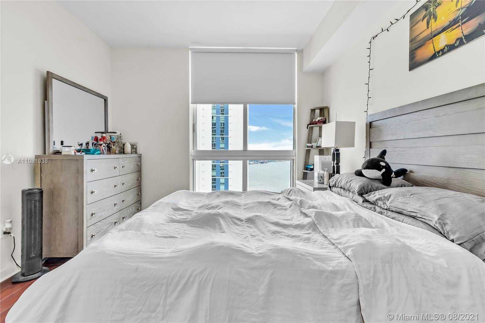 Small Image of 300 SOUTH BISCAYNE BLVD #T-2614, Miami Number 24