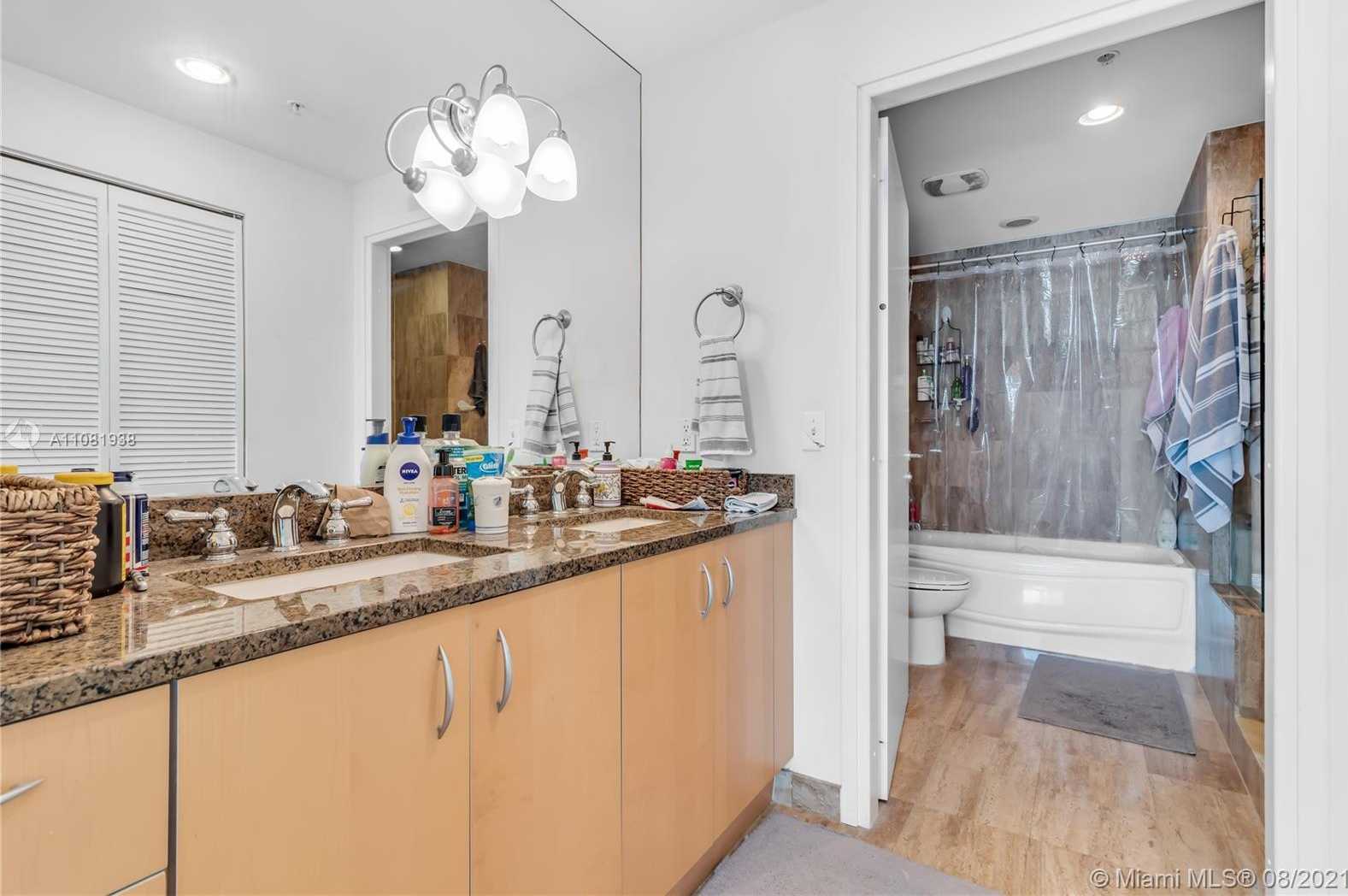 Small Image of 300 SOUTH BISCAYNE BLVD #T-2614, Miami Number 25