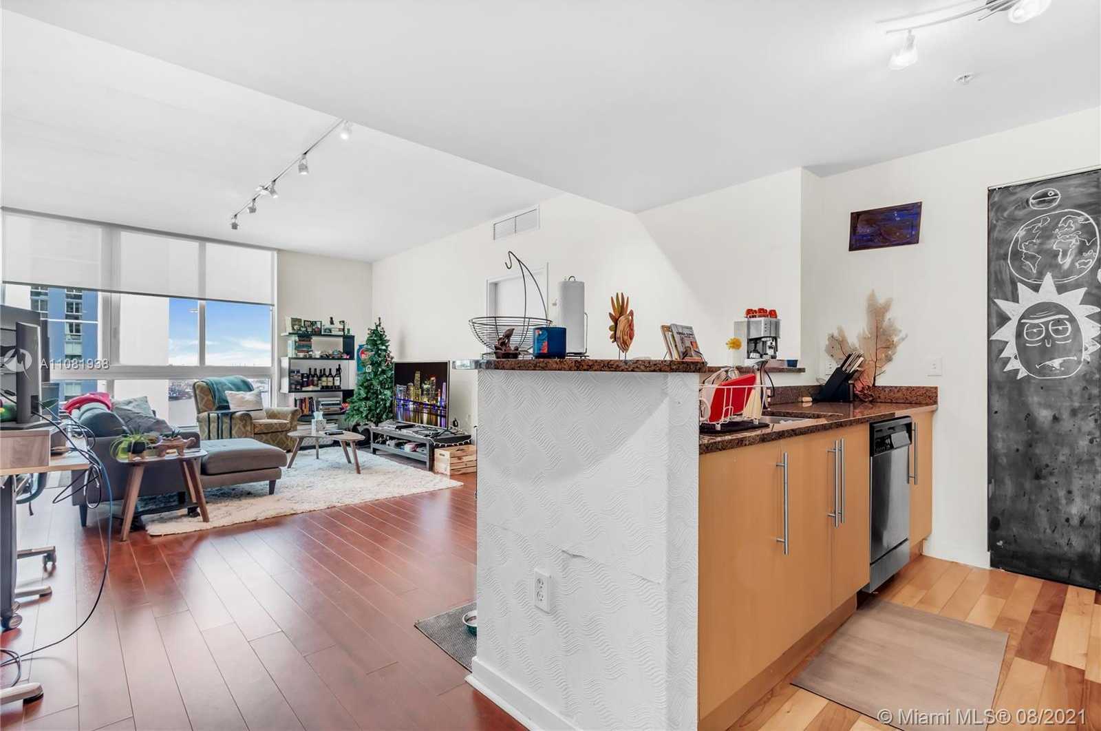 Small Image of 300 SOUTH BISCAYNE BLVD #T-2614, Miami Number 5