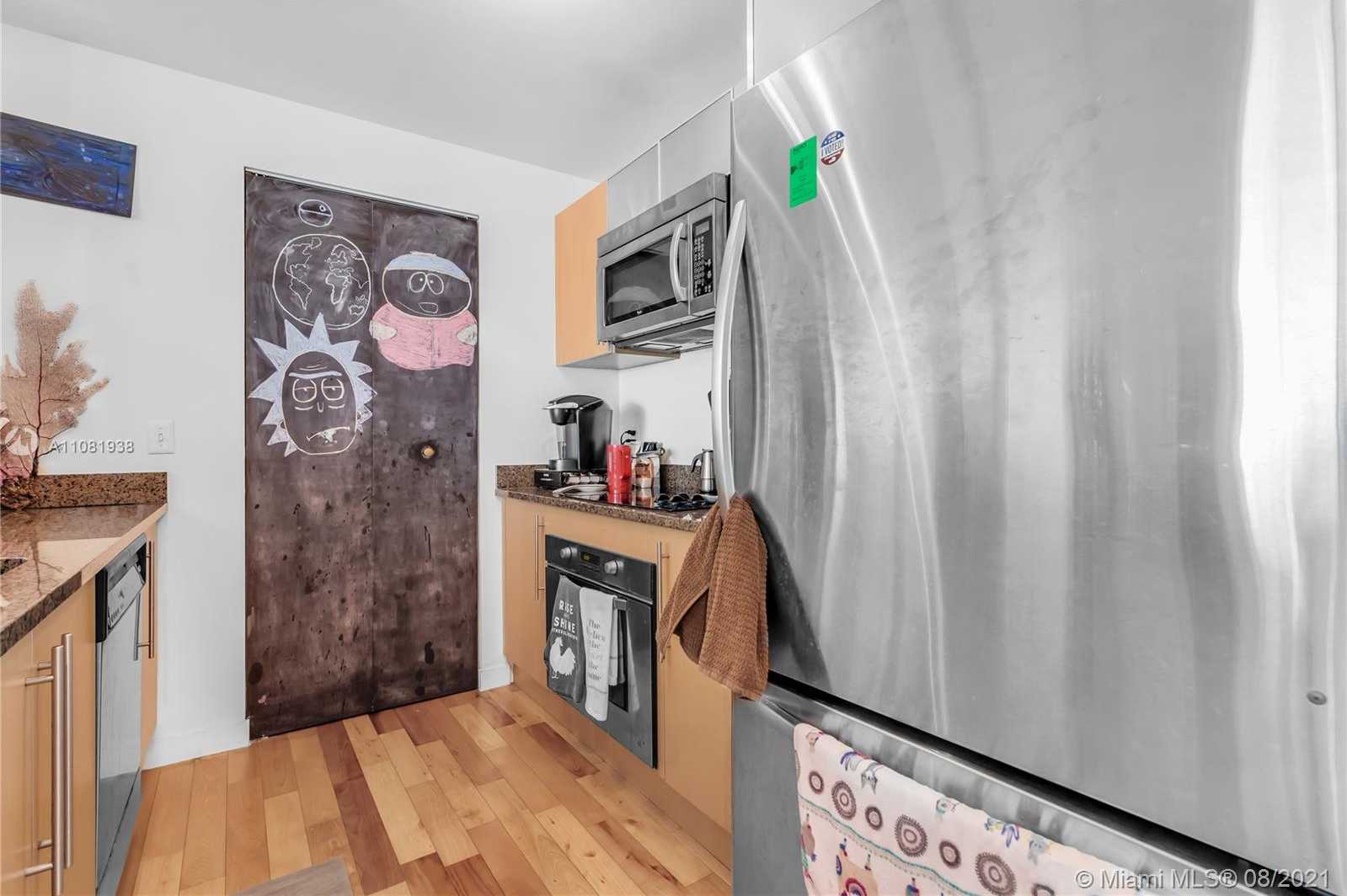 Small Image of 300 SOUTH BISCAYNE BLVD #T-2614, Miami Number 6