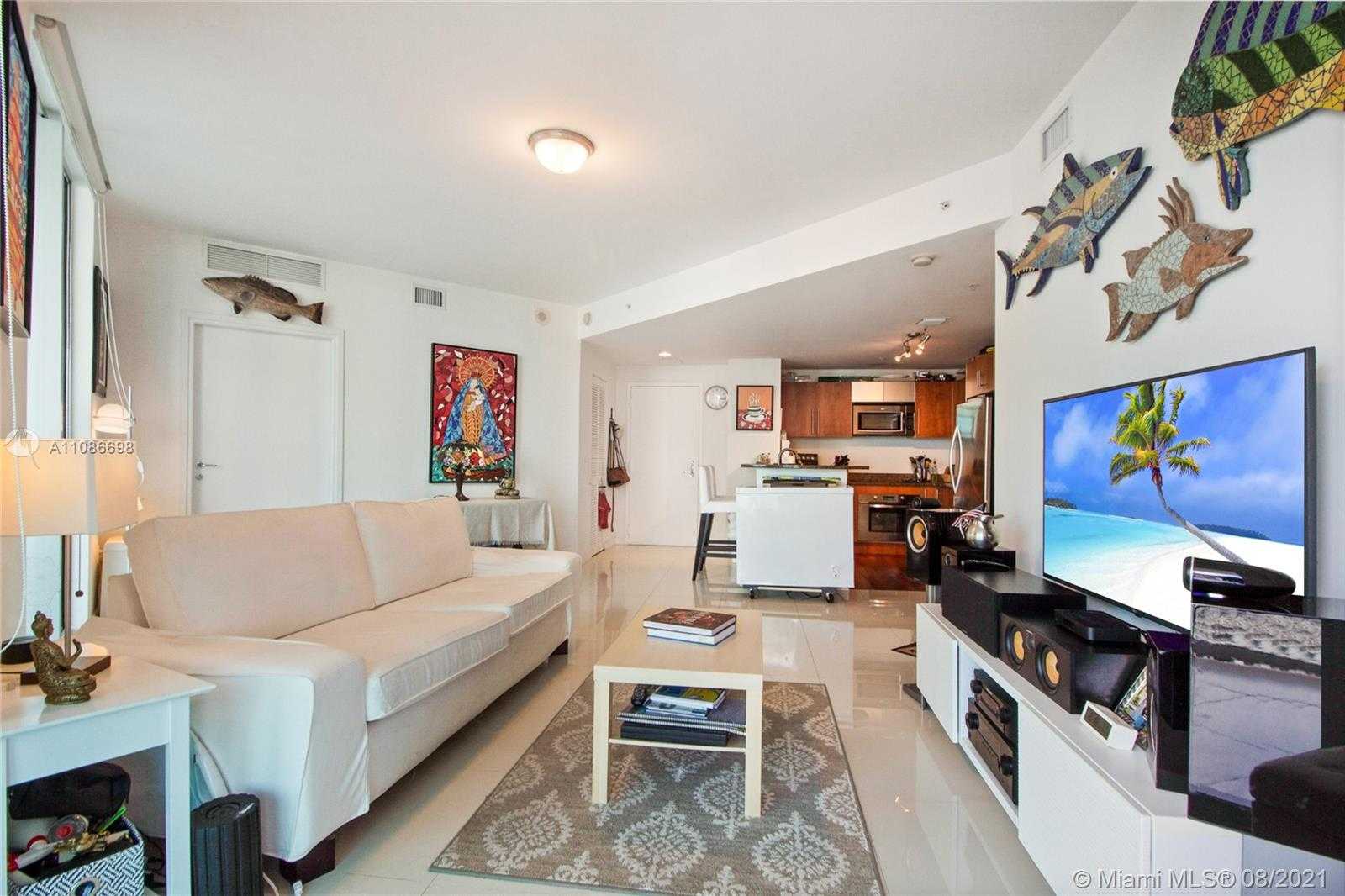 Small Image of 300 SOUTH BISCAYNE BLVD #T-2208, Miami Number 5