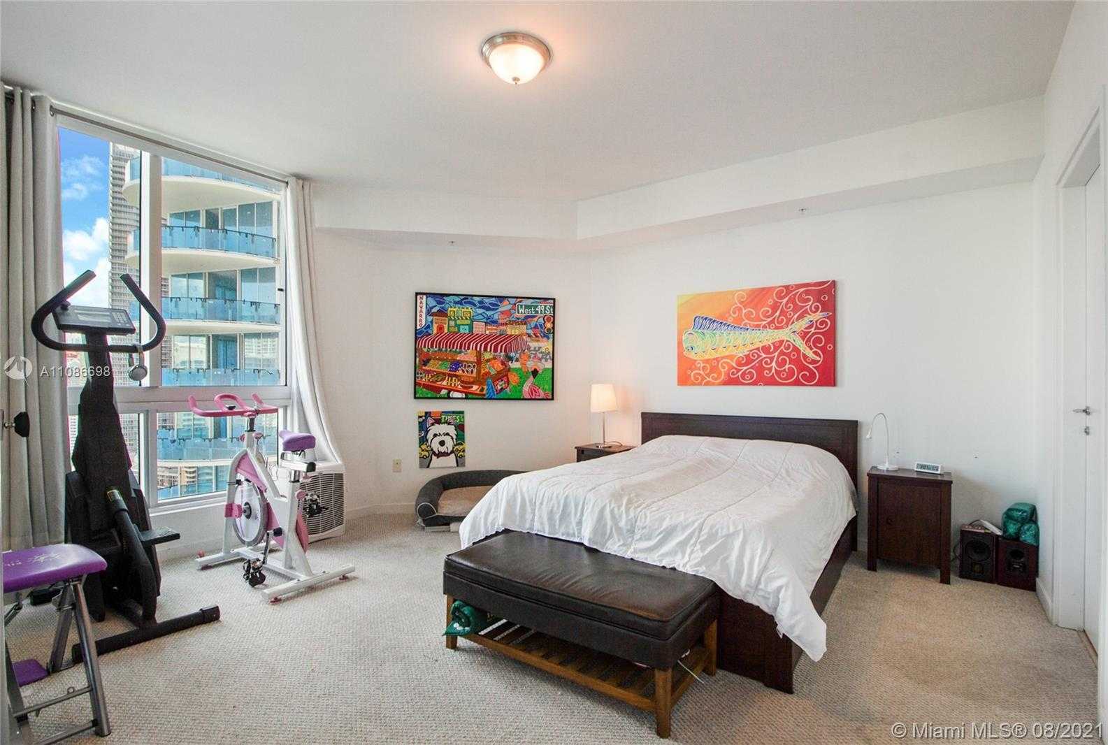 Small Image of 300 SOUTH BISCAYNE BLVD #T-2208, Miami Number 7