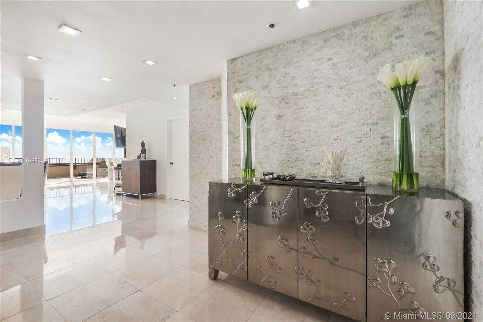 Small Image of 251 CRANDON BLVD #1136, Key Biscayne Number 2