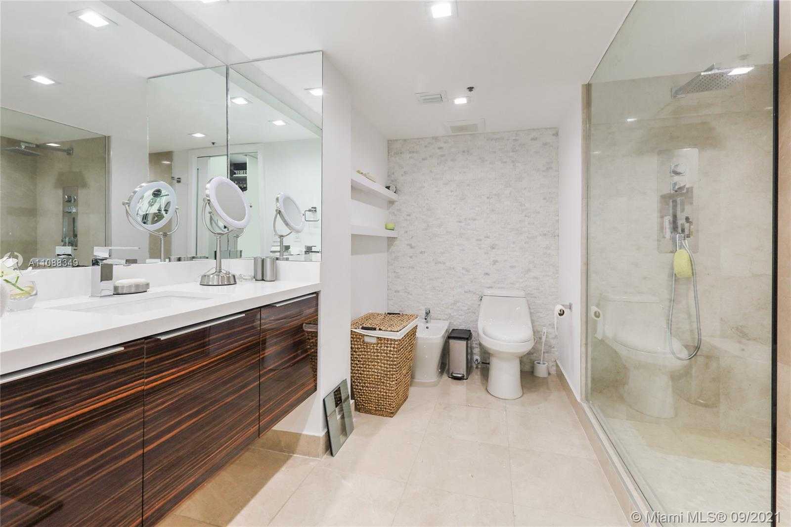 Small Image of 251 CRANDON BLVD #1136, Key Biscayne Number 9